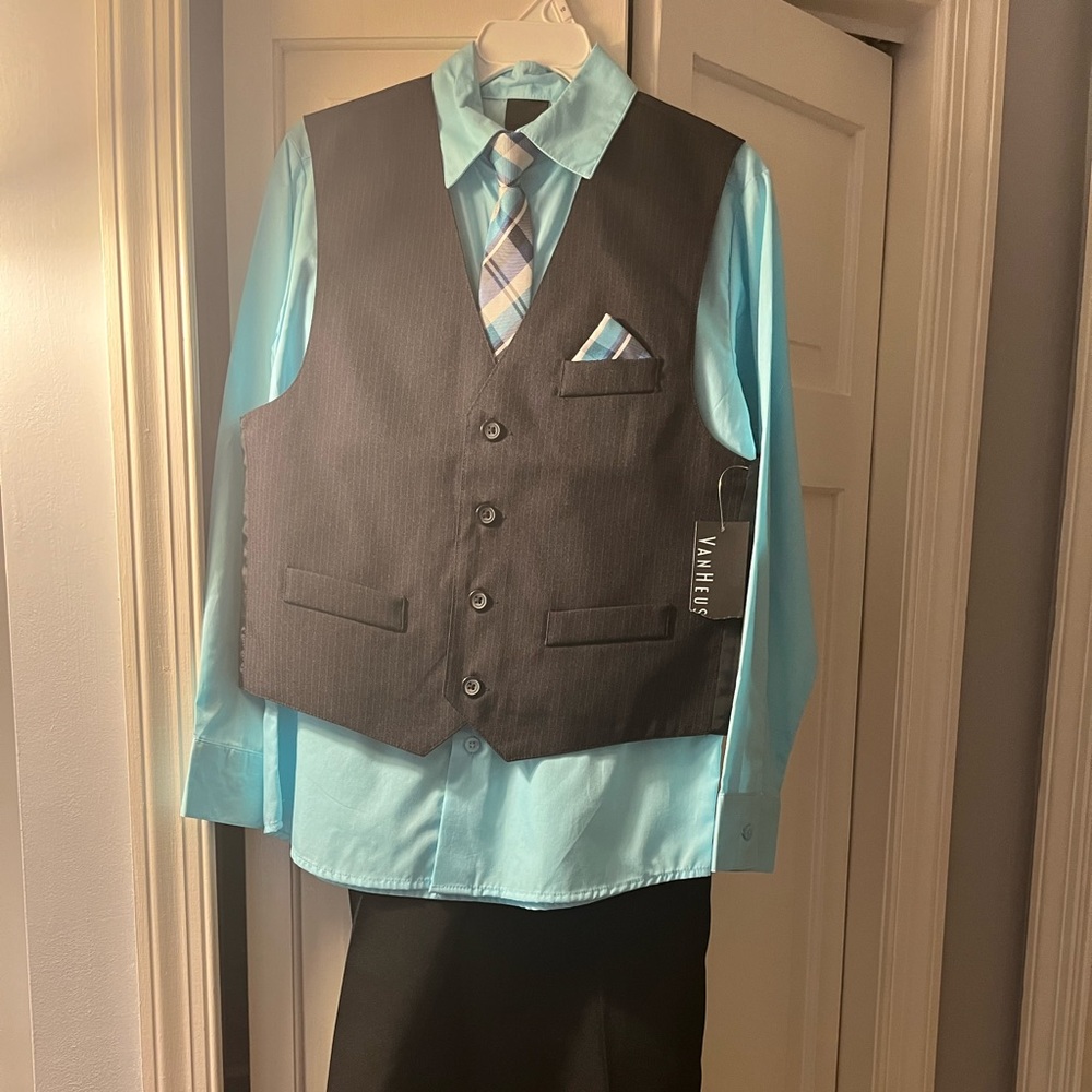Van Heusen Boys 4-piece Formal Suit Set